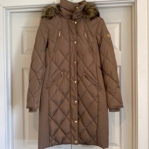Michael by Michael Kors puffer coat with removable fur lined hood. Taupe. XS